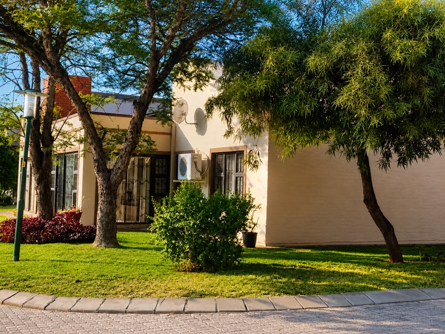 2 Bedroom Property for Sale in Waterkloof East North West